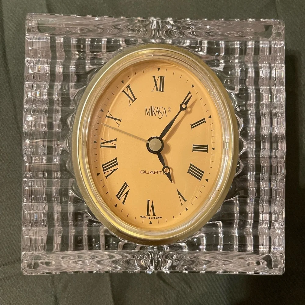 Mikasa Gold‎ Dial Crystal Clock